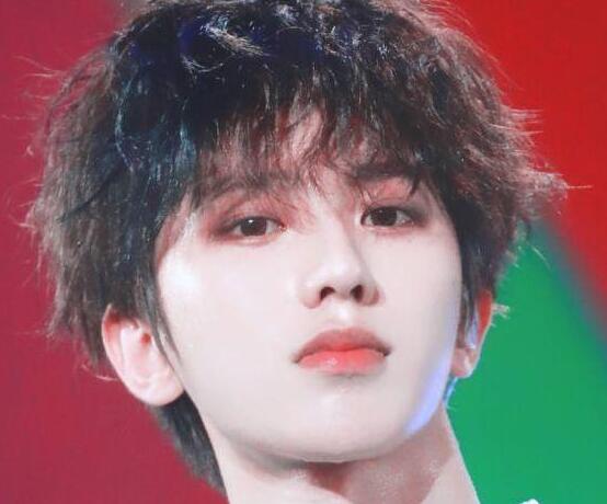 南寧美發(fā)學(xué)校：簡單4個(gè)步驟搞定煙花燙造型