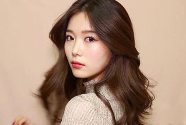 南寧美發(fā)學(xué)校：熱燙頭發(fā)不卷？