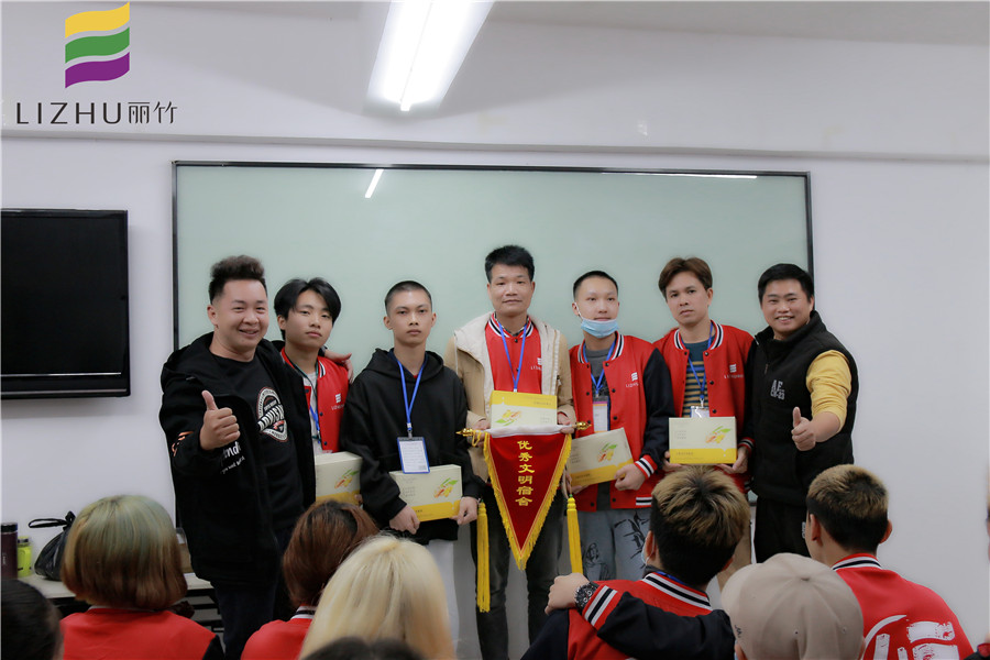 麗竹學(xué)校舉辦“文明宿舍”評比活動(dòng)