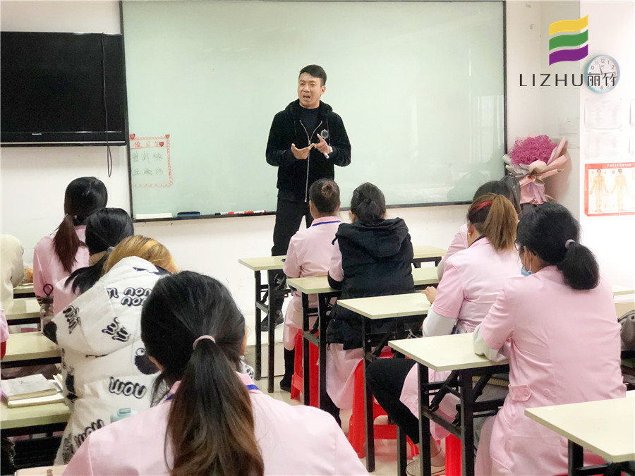 美容就業(yè)：因為“愛情”所以幸福