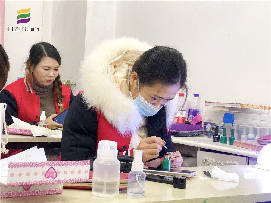 廣西美甲培訓(xùn)哪家好？看看美甲學(xué)員畢業(yè)感言