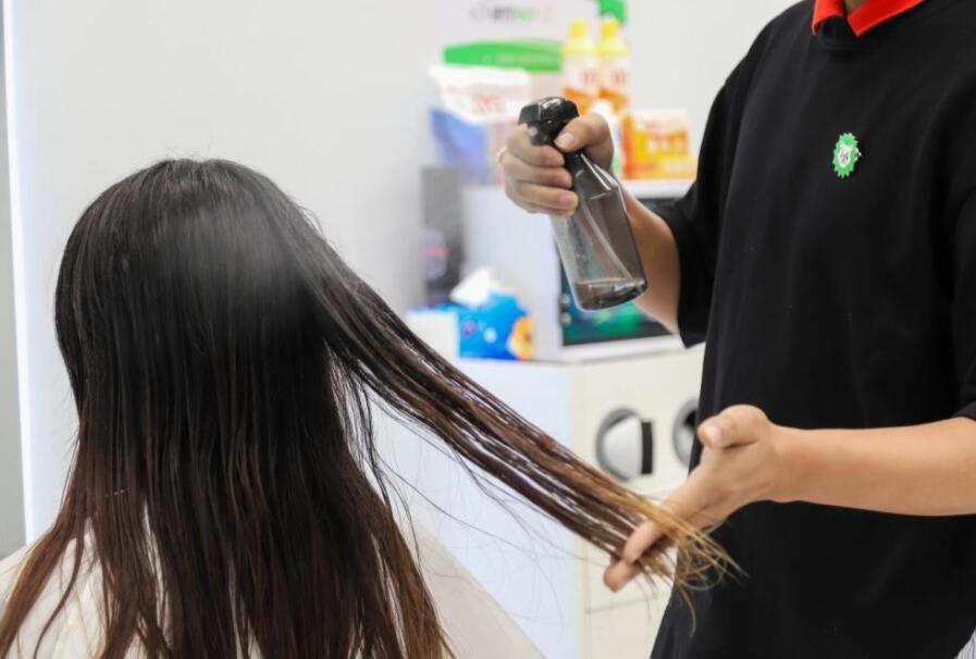 不同長度的碎發(fā)怎么剪？廣西有實力的學(xué)校教你