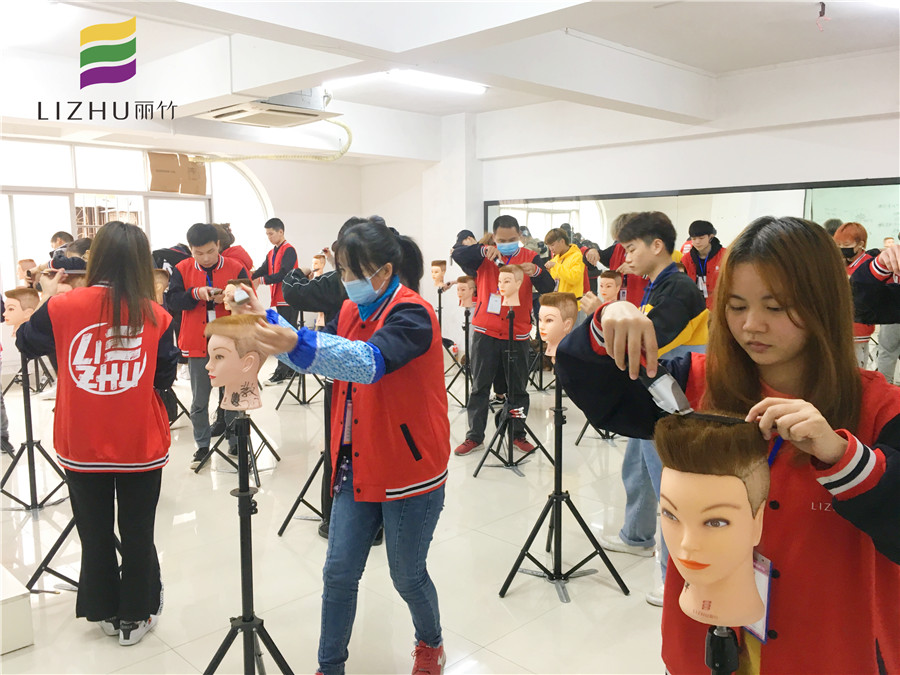 剪平頭的流程？南寧美發(fā)培訓(xùn)機(jī)構(gòu)總結(jié)好了