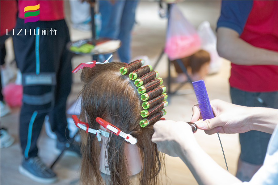 美發(fā)標(biāo)準(zhǔn)杠注意事項(xiàng)，廣西美發(fā)學(xué)?？偨Y(jié)好了