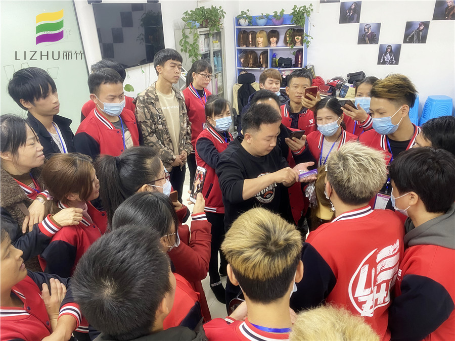 染發(fā)一定要用雙氧奶嗎？南寧美發(fā)培訓(xùn)幫你解答