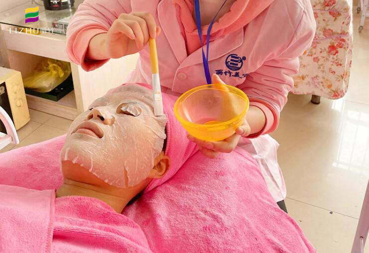 臉部嚴(yán)重缺水怎么快速補(bǔ)水？廣西美容護(hù)膚培訓(xùn)有妙招