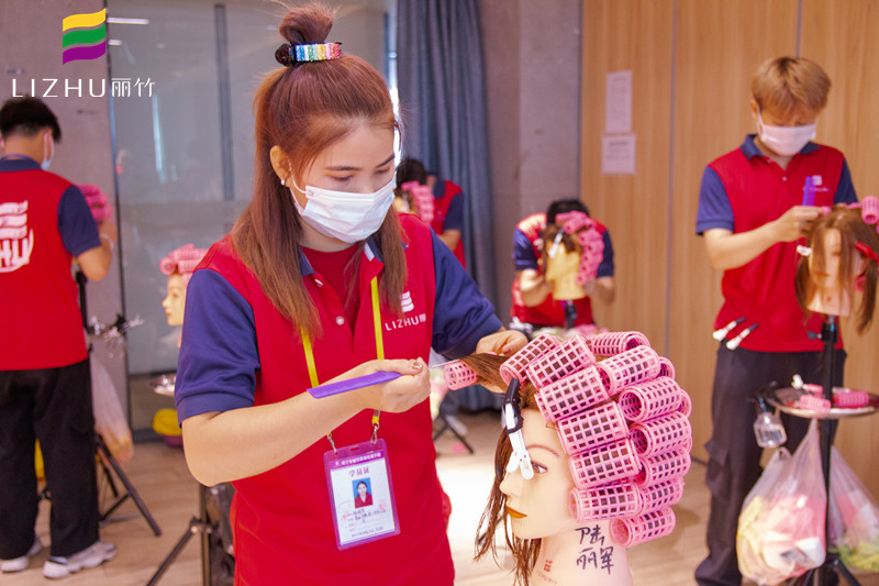 美發(fā)助理的考核標(biāo)準(zhǔn)，南寧美發(fā)師培訓(xùn)課程