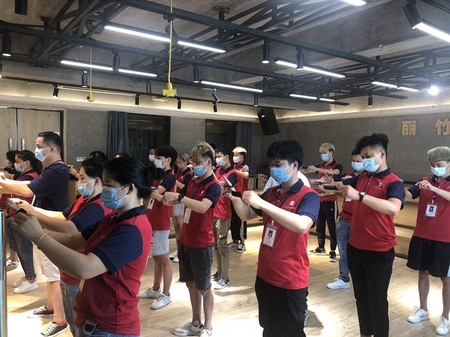 美發(fā)邊緣層次修剪步驟,南寧理發(fā)快剪培訓(xùn)班同步教學(xué)