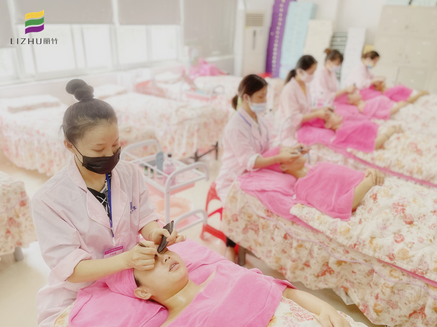 眼部刮痧的好處，南寧美容養(yǎng)生培訓(xùn)課程