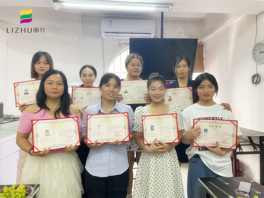 南寧紋繡培訓班座談會，學員們滿載而歸