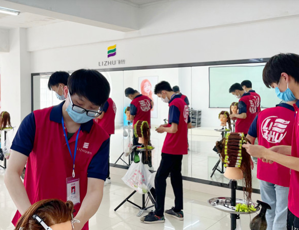 美發(fā)初學(xué)者上杠技巧，廣西燙染學(xué)校學(xué)上杠