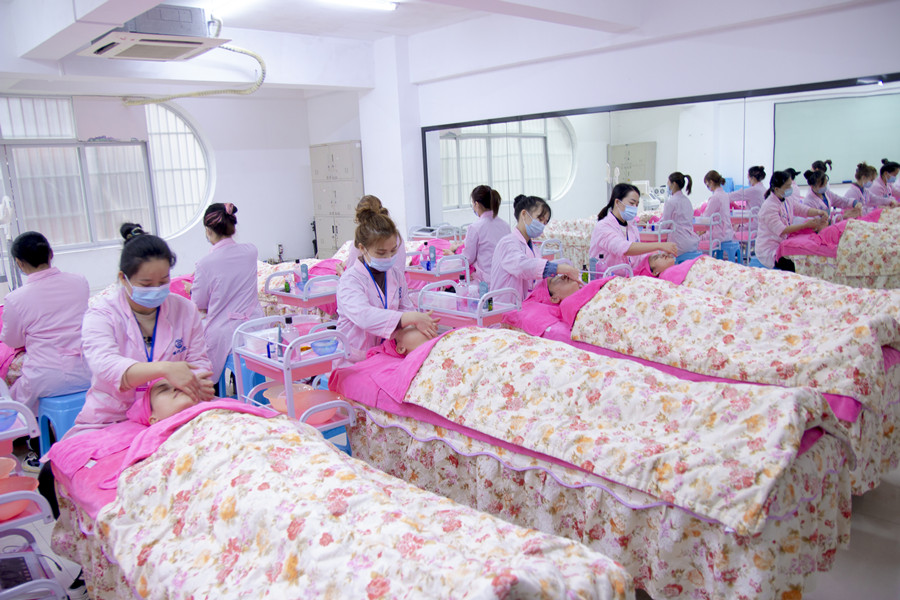 1668066494790155.jpg 美容.jpg