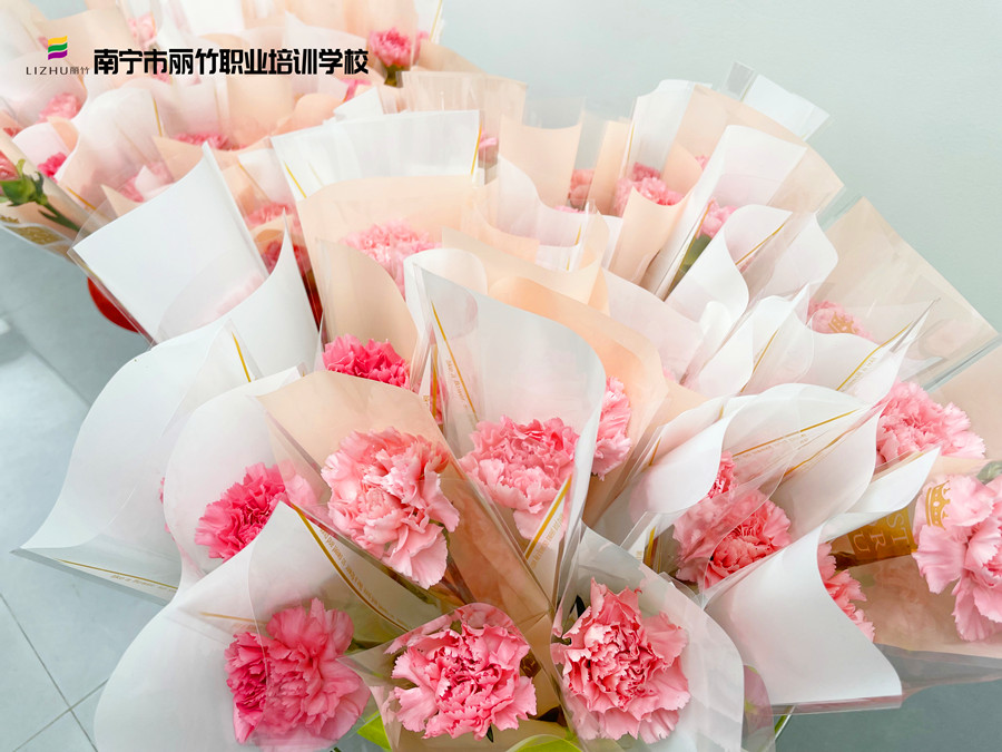 麗竹學(xué)校3·8女神節(jié)，定制專屬你的美麗