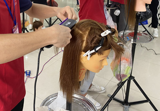 頭發(fā)拉直后的護(hù)理方法，廣西美發(fā)護(hù)發(fā)培訓(xùn)班課程