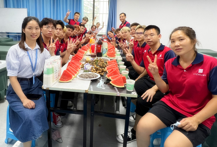 南寧美發(fā)學校畢業(yè)座談會，感念師恩