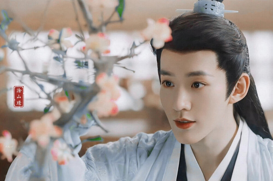 不貼假睫毛也好看的眼妝，廣西學(xué)化妝影視