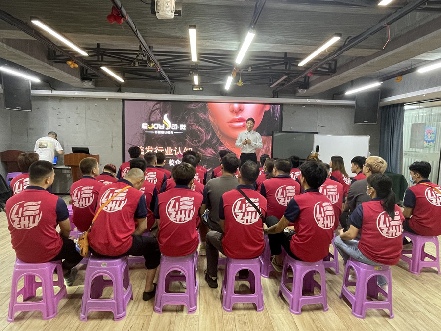 廣西學(xué)美發(fā)哪里推薦工作？廣西美發(fā)行業(yè)前景