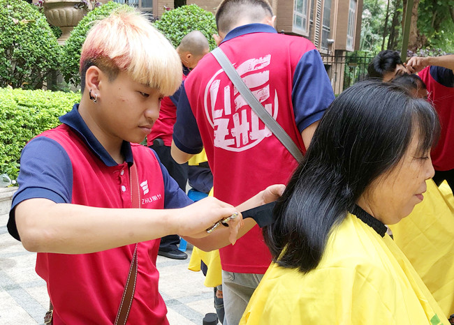 廣西美發(fā)職業(yè)技術(shù)學(xué)校美發(fā)免費活動