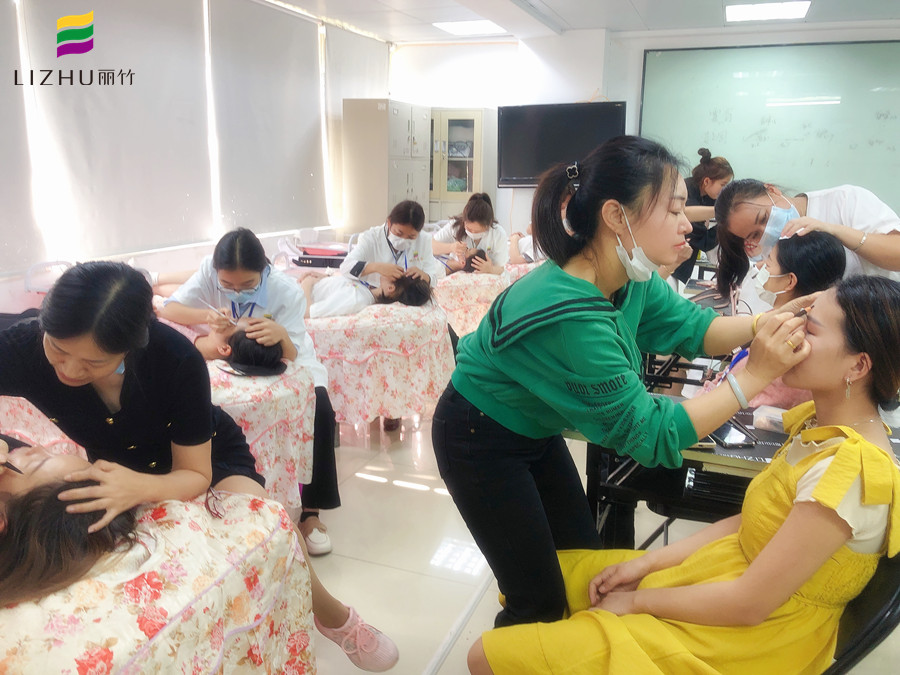 紋繡師做好漸變效果的技巧，廣西紋繡師職業(yè)學校分享