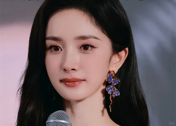 楊冪溫柔仙氣眼部妝容，南寧明星化妝學(xué)校分享