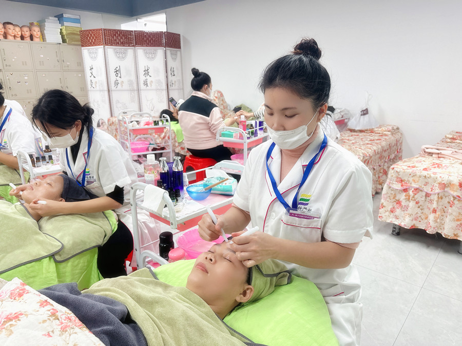 ?學(xué)美容心得體會(huì)：選擇麗竹，把握成功