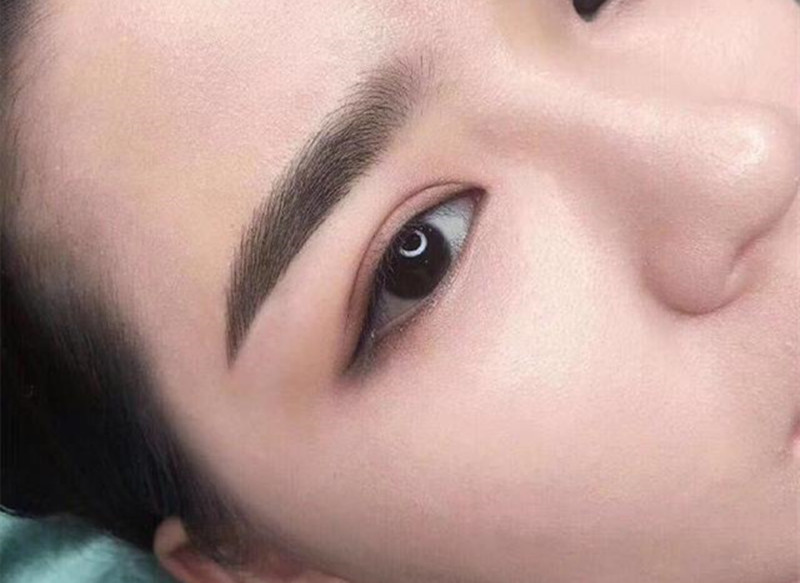 絲霧眉的特點，廣西眉眼唇技術(shù)學(xué)校教學(xué)