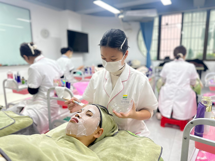 如何去除濁相？南寧皮膚管理師教你