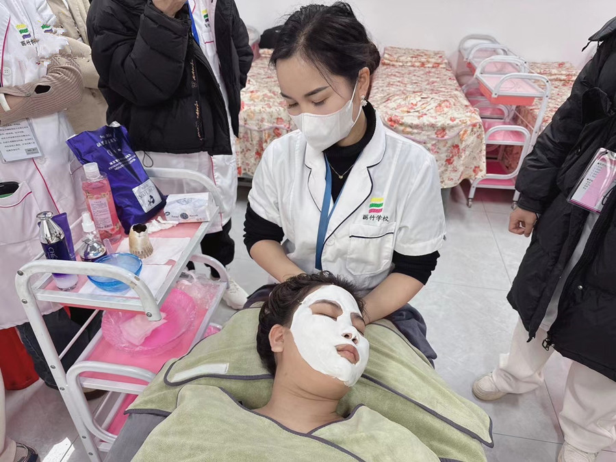 夏季肌膚老化快的原因，廣西美容護(hù)膚中心分析