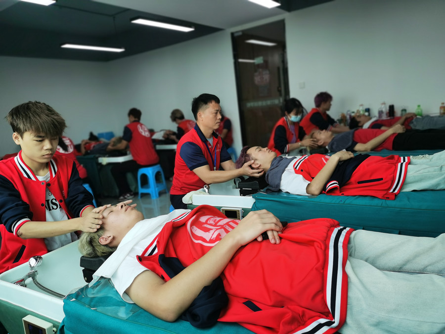 天天洗頭還是很油的原因，廣西學(xué)洗護洗頭