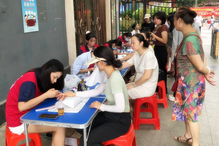 南寧美甲培訓(xùn)社會(huì)報(bào)告，告訴你南寧學(xué)美甲哪里有實(shí)力？