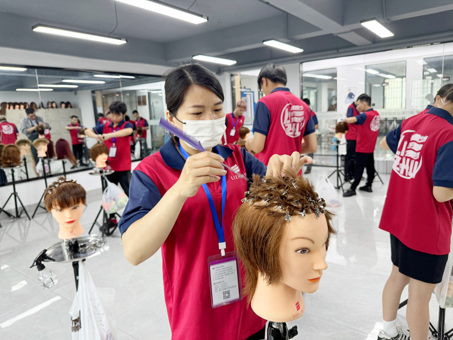 什么叫鋼夾燙？南寧學(xué)燙發(fā)哪家比較好？