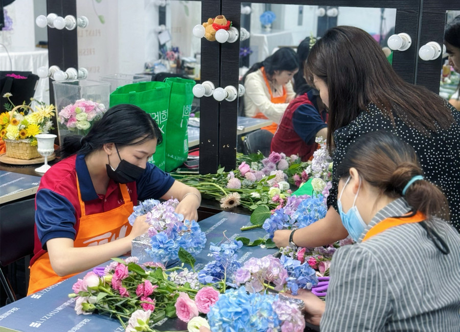 優(yōu)雅瀑布桌花布置，學(xué)花藝沒經(jīng)驗