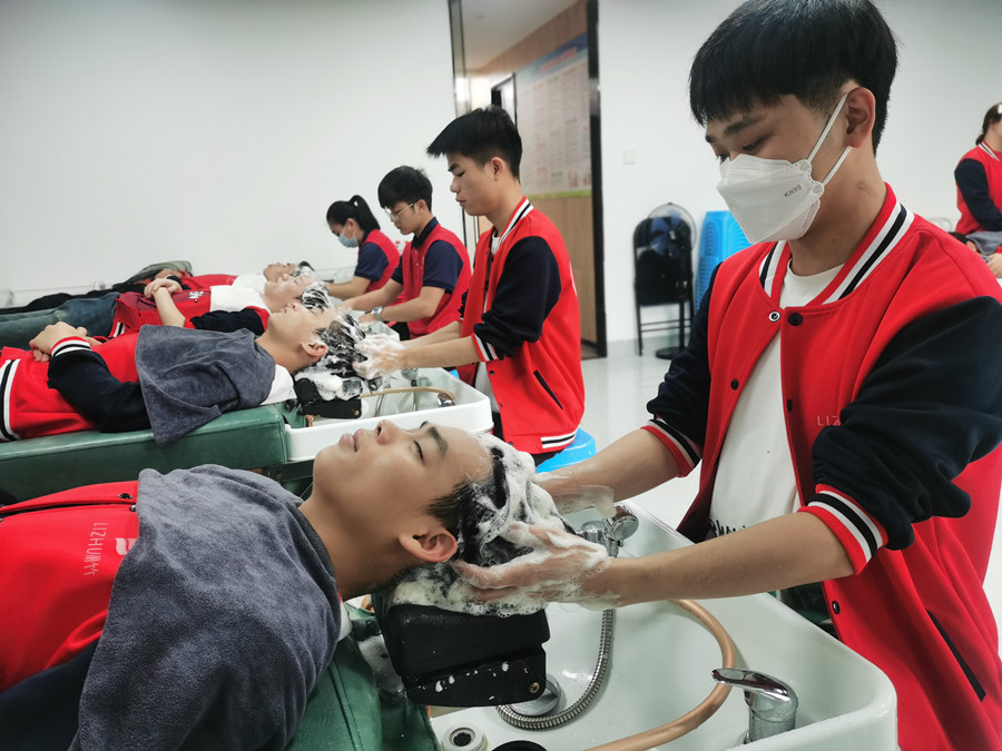 掉頭發(fā)的根本原因，南寧洗發(fā)護膚培訓講解