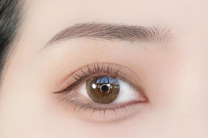 偽素顏眼妝教程，廣西化妝中心手把手教你