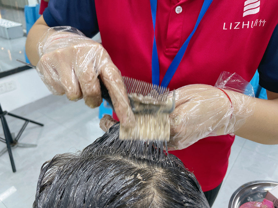 泡沫染發(fā)劑的使用技巧，廣西燙染培訓(xùn)學(xué)校分享