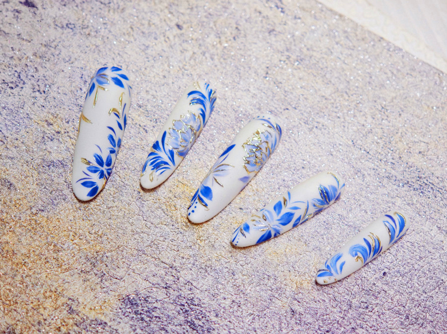 青花瓷美甲，美甲款式小紅書