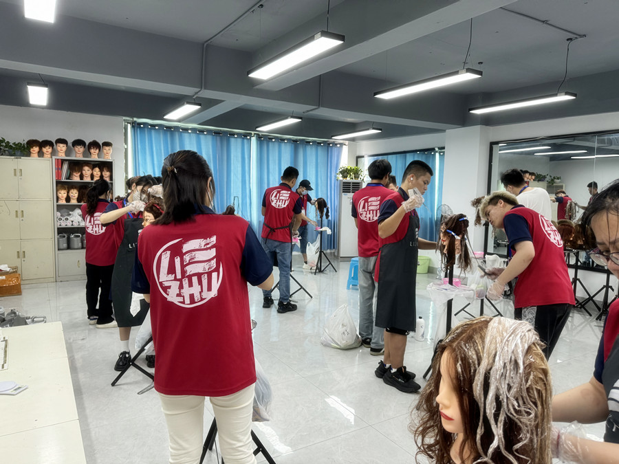 留幾手染發(fā)技術(shù)，廣西燙染訓(xùn)練