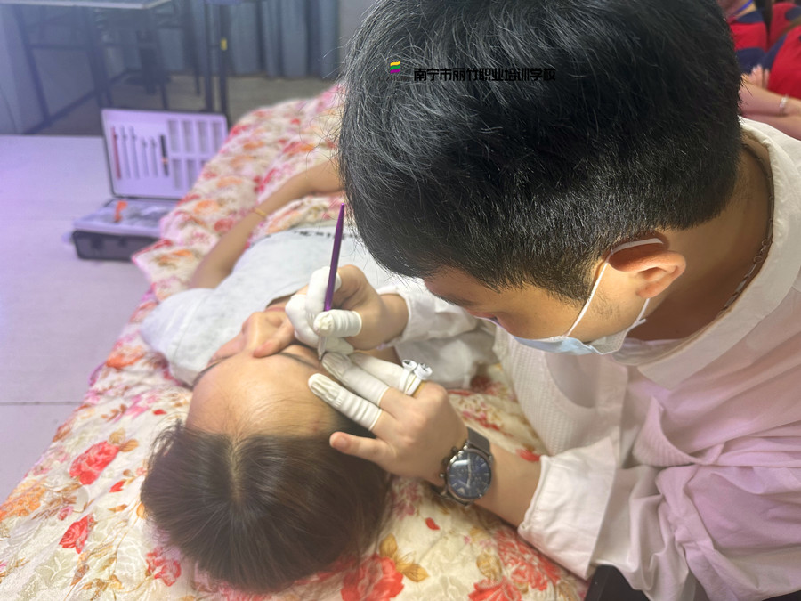 紋繡術后禁忌要點，廣西眉眼唇紋繡學校分享