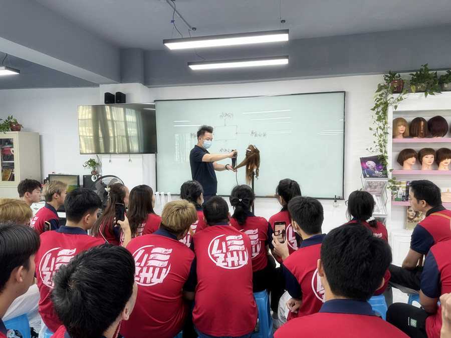 如何正確吹發(fā)護(hù)發(fā)，南寧美發(fā)養(yǎng)發(fā)技巧