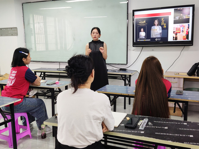 眉眼唇紋繡大師班7月22日開(kāi)課啦