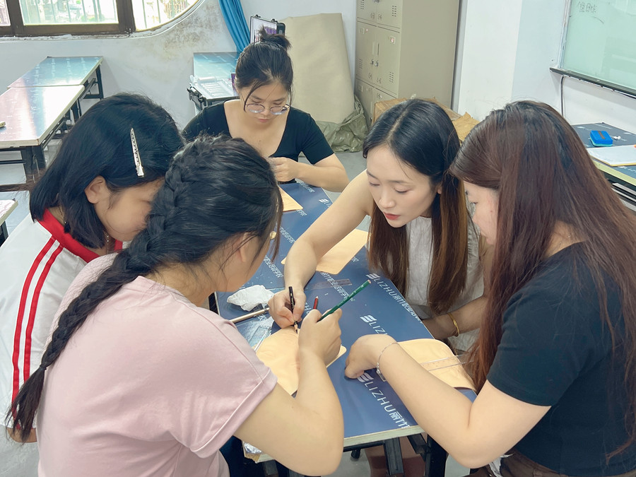 仿皮紋眉設(shè)計(jì)練習(xí) ，告訴你廣西紋繡學(xué)習(xí)哪里專業(yè)