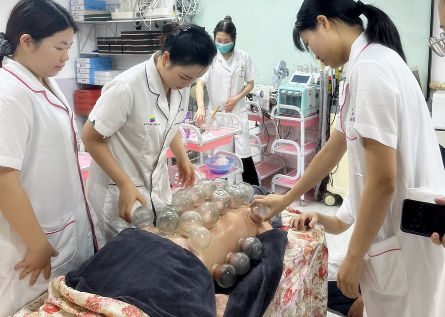 不同人群適合的拔罐時(shí)間，南寧健康管理知識(shí)分享