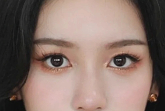 富家千金眼妝調(diào)整思路，化妝入門(mén)初學(xué)者教程