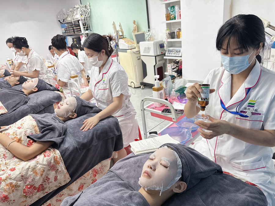 初秋面部補水護理，廣西皮膚管理操作講解